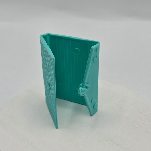 Monster High Lagoona Blue Picture Day Green Binder Folder Portfolio - Picture 2 of 4